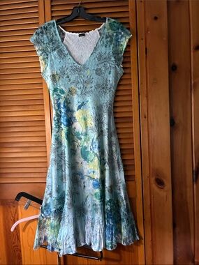 Komarov Light Blue Floral V-Neck Midi Dress length 42”pit to pit 20”